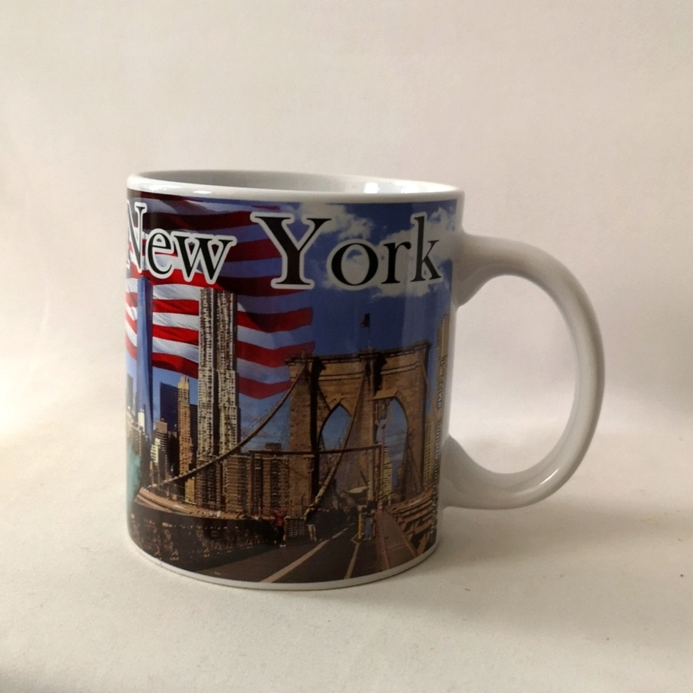 Large New York Coffee / Tea Mug by New Art Concept Inc, Made in PRC, Like-new